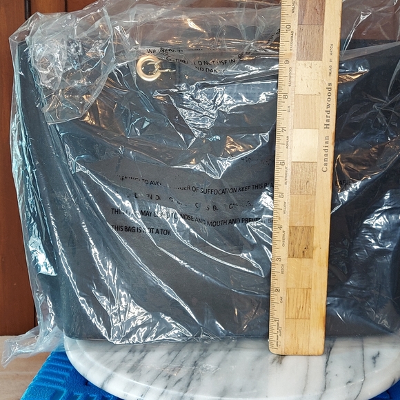 Ellen Tracy Quilted Purse - Picture 12 of 13